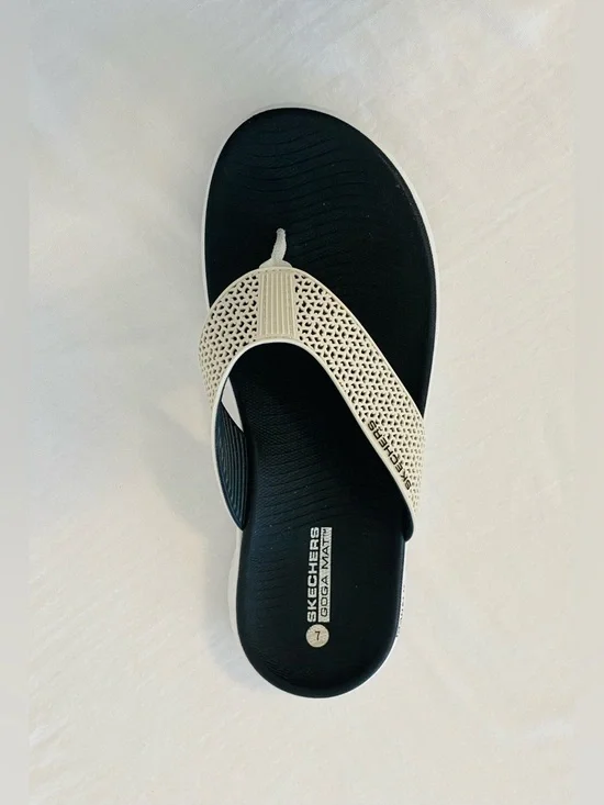 Skechers Women's Black and Cream Perforated Foam Thong Sandals - Picture 2 of 9